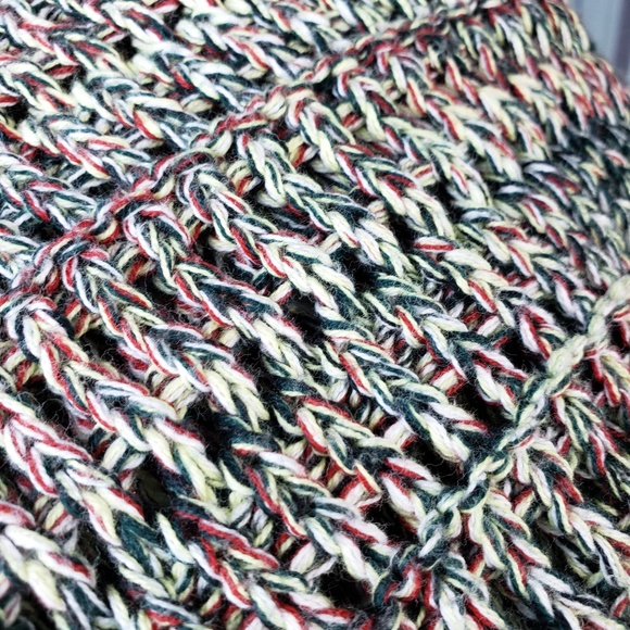 Oysho Green Red Sweater VS16☮️ - Picture 7 of 7